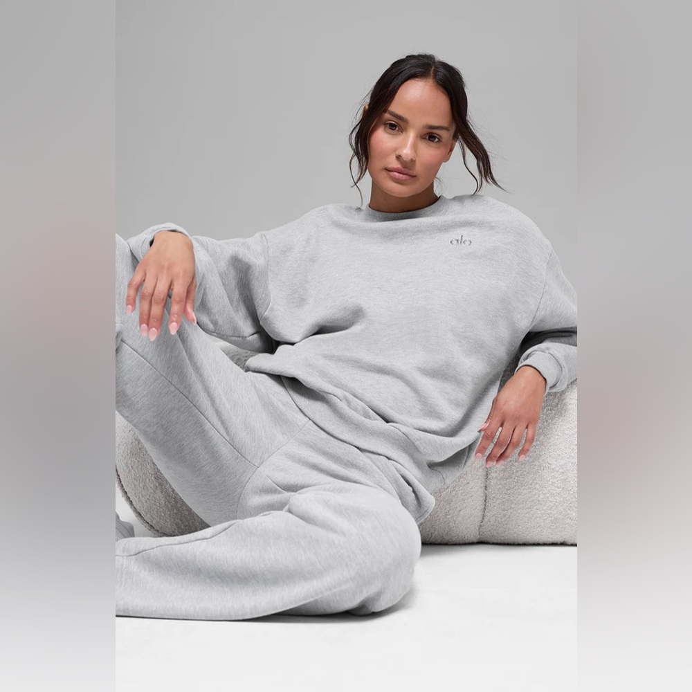 ALO Yoga Light Gray Turtleneck Sweatshirt